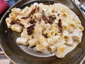 Mezzemanica alla gricia  at Rifugio Romano in Rome