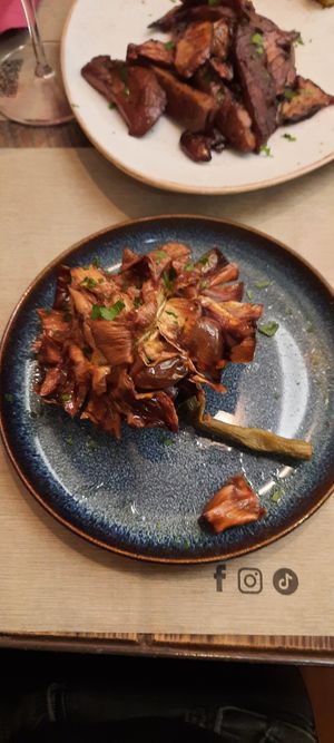 Carciofo alla giudia at Rifugio Romano in Rome