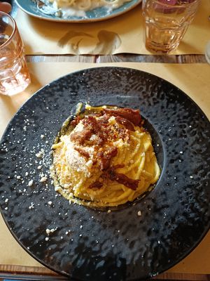 Carbonara vegan 🌱 at Rifugio Romano in Rome