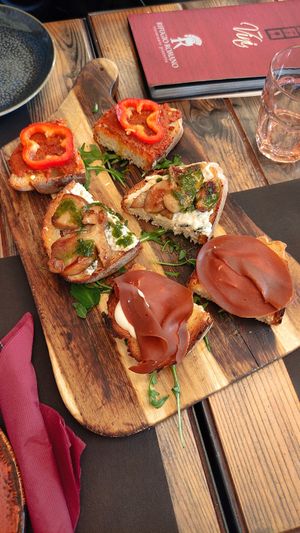 Bruschette at Rifugio Romano in Rome