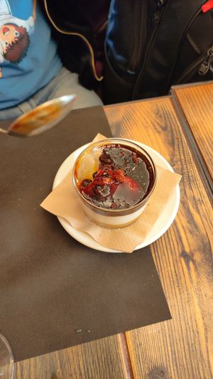 Cheesecake al caramello at Rifugio Romano in Rome