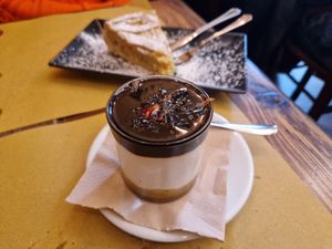 Cheesecake al caramello salato at Rifugio Romano in Rome