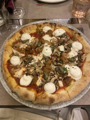 Pizza biscaiola   at Rifugio Romano in Rome