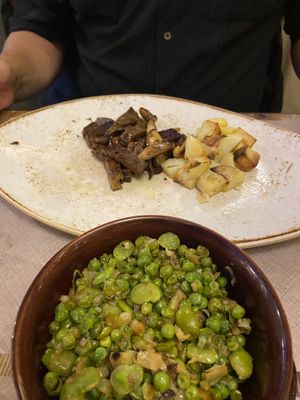 Broad beans & pea side  at Rifugio Romano in Rome