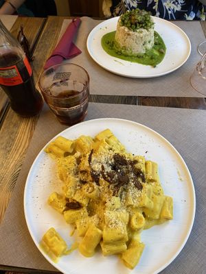Carbonara e risotto alla vignarola   at Rifugio Romano in Rome