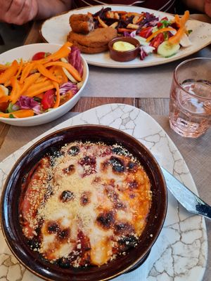 Cannellonis at Rifugio Romano in Rome