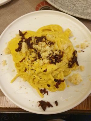 Spaghetti carbonara at Rifugio Romano in Rome