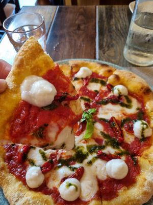 Pizza Margherita at Rifugio Romano in Rome