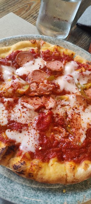 Pizza diavola at Rifugio Romano in Rome