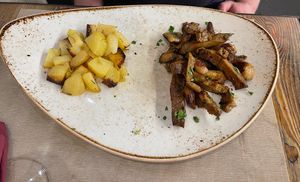 Scacciatora di Seitan al Montepulciano at Rifugio Romano in Rome