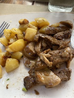 Seitan  at Rifugio Romano in Rome