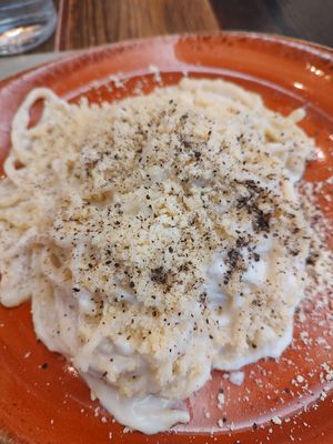 Cacio de pepe at Rifugio Romano in Rome