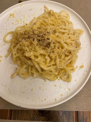 Vegan cacio e pepe at Rifugio Romano in Rome