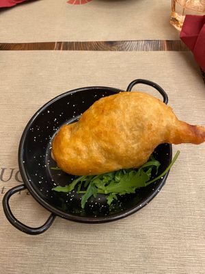 Vegan fiore di zucca fritto at Rifugio Romano in Rome