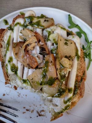 Vegan gorgonzola + wild mushrooms at Rifugio Romano in Rome