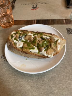 Bruschettone gorgonzola   at Rifugio Romano in Rome