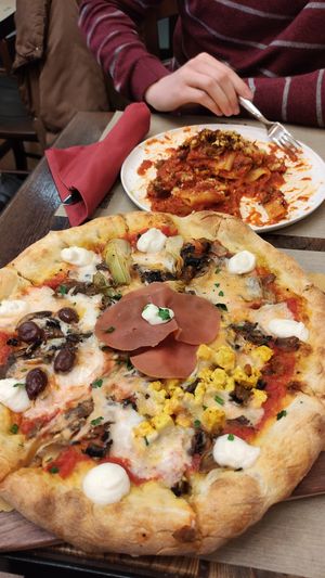 Pizza capricciosa vegan at Rifugio Romano in Rome