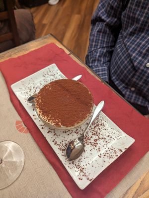 tiramisu at Rifugio Romano in Rome