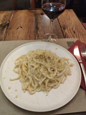 Spaghetti Cacio e Pepe at Rifugio Romano in Rome