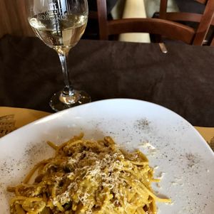 Vegan Carbonara & White Wine at Rifugio Romano in Rome