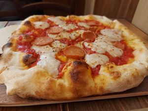 La Diavola Vegan del Rifugio. I know it looks good, but cheese & meat alternative are disappointing at Rifugio Romano in Rome