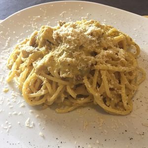Spaghetti alla carbonara at Rifugio Romano in Rome