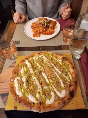 Pizza and amatriciana at Rifugio Romano in Rome