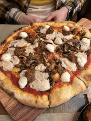 vegan pizza boscaiola  at Rifugio Romano in Rome