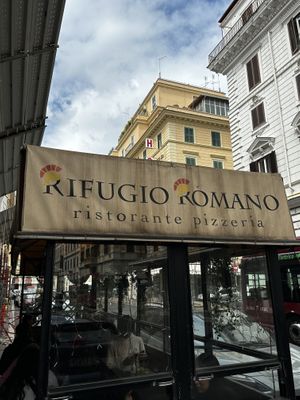 Outdoor seating   at Rifugio Romano in Rome