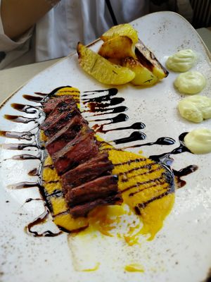 Carne stampata 3D con patate e mayo at Rifugio Romano in Rome