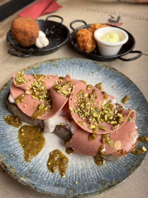   at Rifugio Romano in Rome