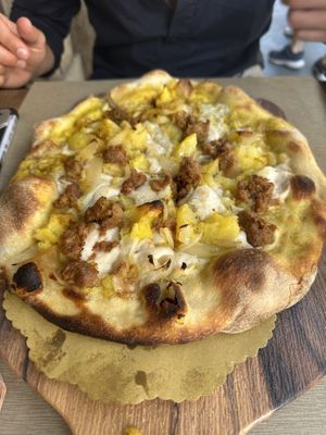 Pizza oriental  at Rifugio Romano in Rome