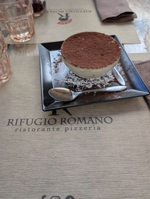 Tiramisú at Rifugio Romano in Rome