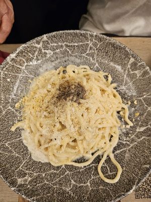 Cacio e pepe at Rifugio Romano in Rome