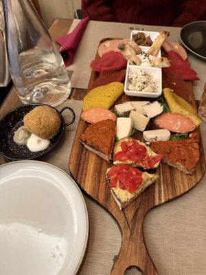 tagliere  at Rifugio Romano in Rome