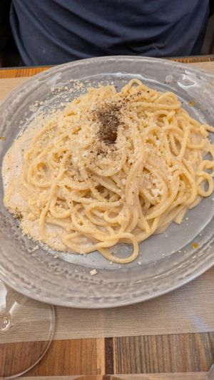 Tonnarelli cacio e pepe at Rifugio Romano in Rome
