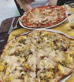 Vegan pizzas at Rifugio Romano in Rome