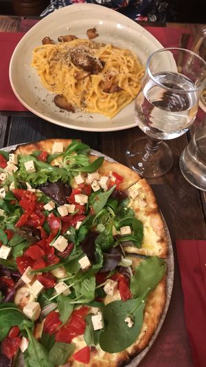 Matta Pizza & Carbonara (both vegan🤗) at Rifugio Romano in Rome