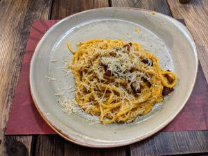 Pasta carbanara with seitan at Rifugio Romano in Rome