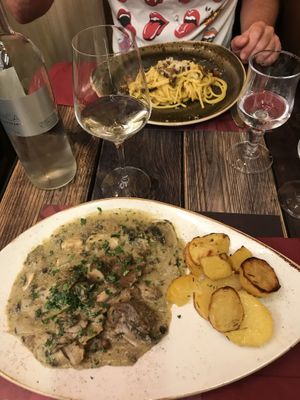 seitan with mushrooms at Rifugio Romano in Rome