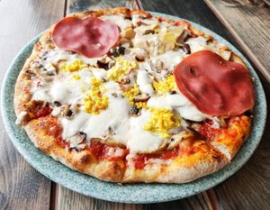 Vegan capricciosa at Rifugio Romano in Rome