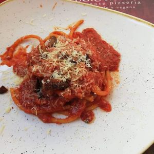Vegan amatriciana at Rifugio Romano in Rome