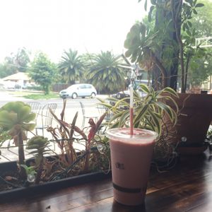 Stress-free Strawberry Smoothie at Sun & Soil Juice Company in Sacramento