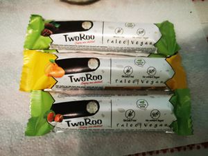 Sugarfree vegan desserts at Bulk Shop in Budapest