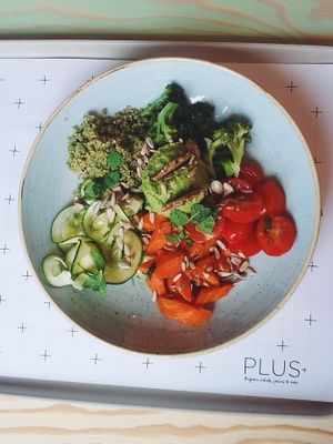 vegan salad option at PLUS in Ghent