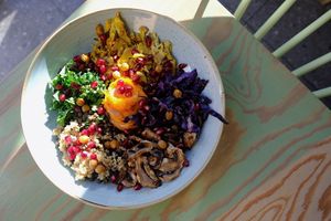 Winter glow salad at PLUS in Ghent