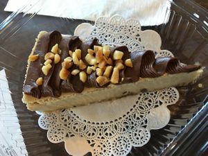 Peanut buttwr chocolate cheesecake at Rawdacious in Portland