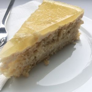 lemon cream cake at Suesser WOLZ in Berlin