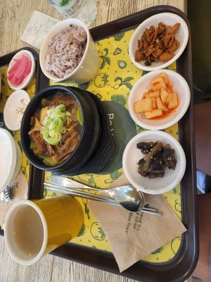 ttukbbaegi at Loving Hut Land - 러빙헛랜드 in Seoul