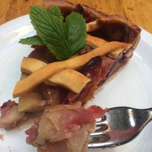 Vegan tart at Zencefil in Istanbul